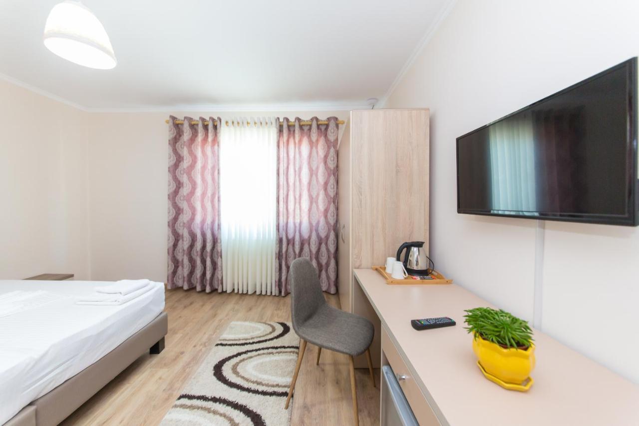 Hotel Heritage Tirana Esterno foto