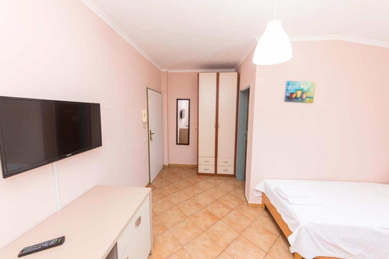 Hotel Heritage Tirana Esterno foto