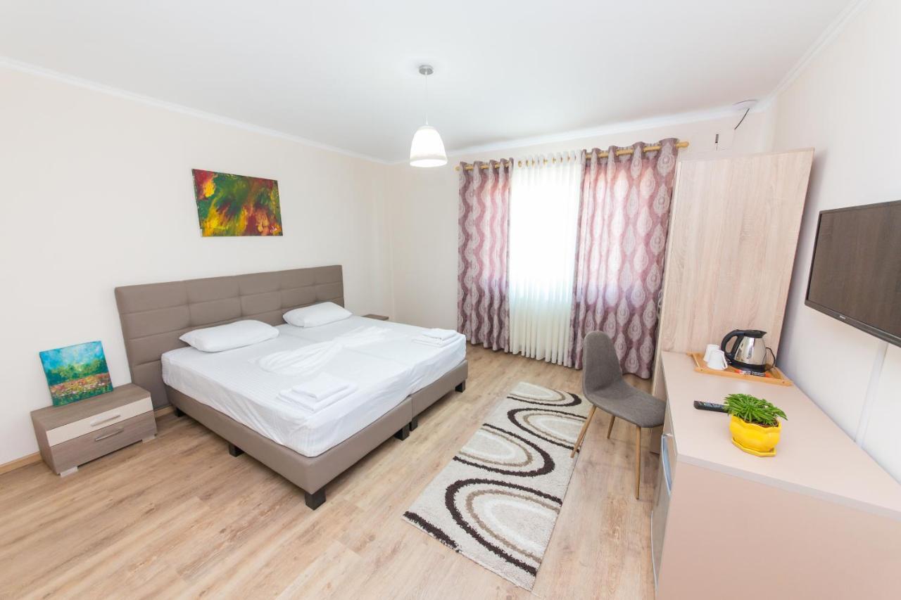 Hotel Heritage Tirana Esterno foto