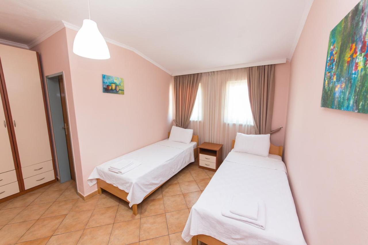 Hotel Heritage Tirana Esterno foto