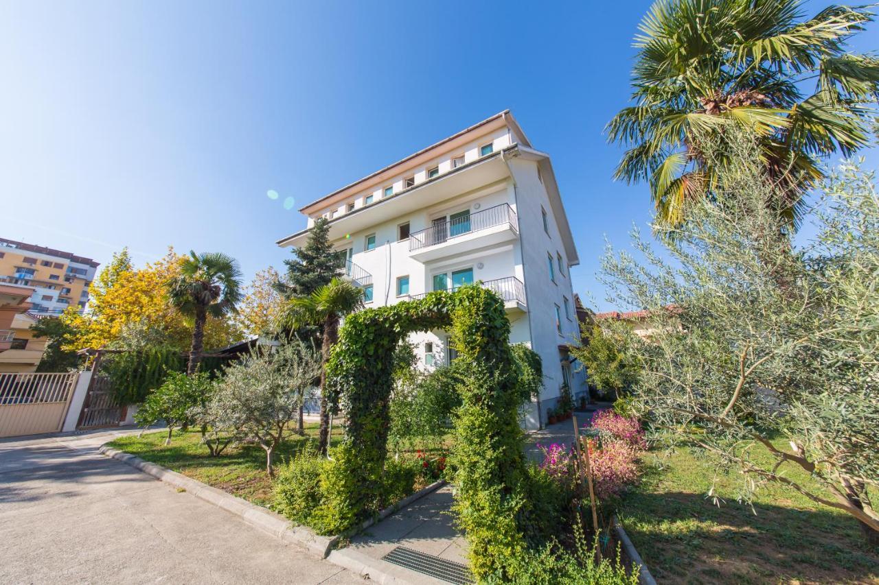 Hotel Heritage Tirana Esterno foto